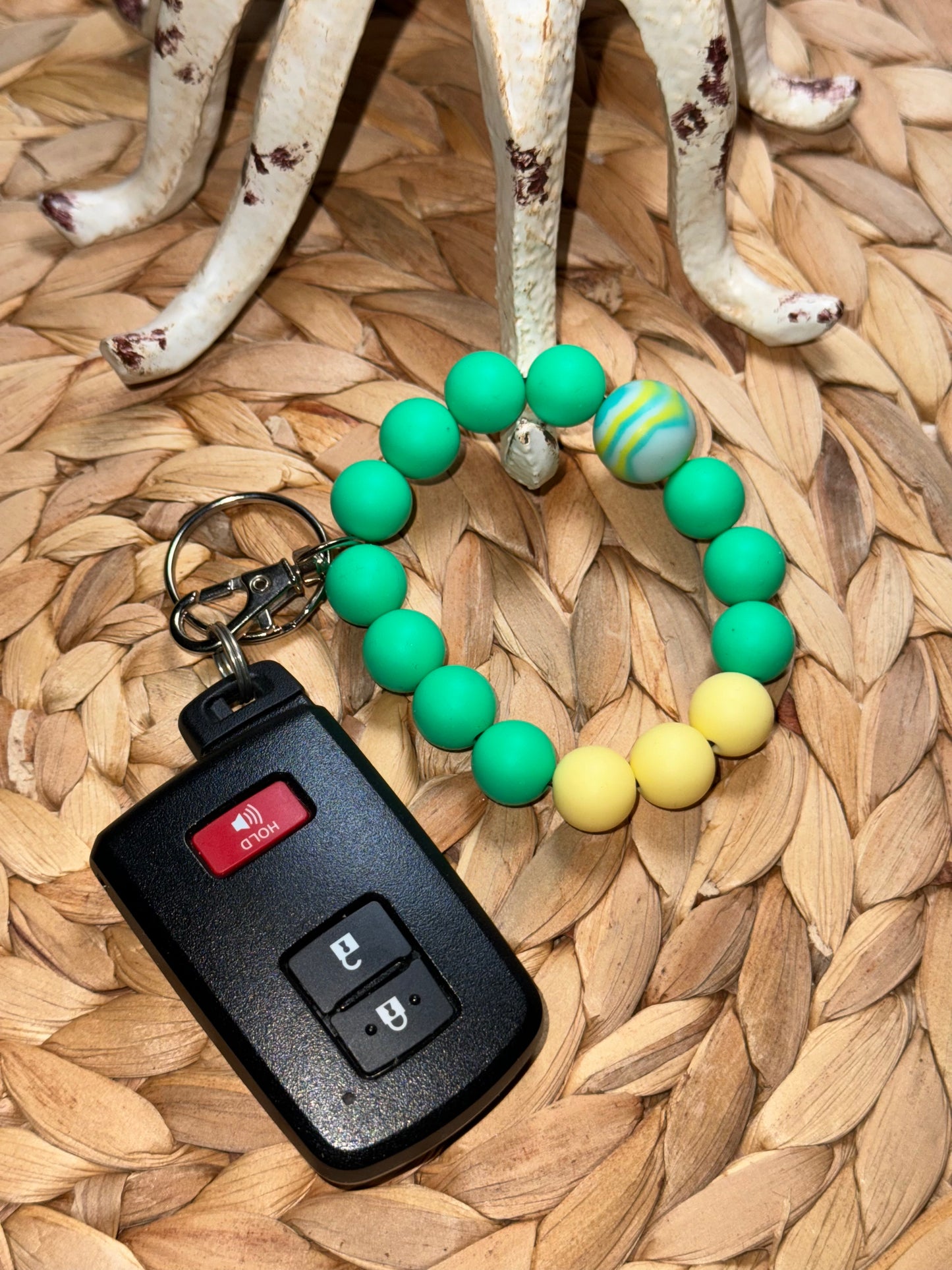 Green Tie-Dye Bracelet Keychain